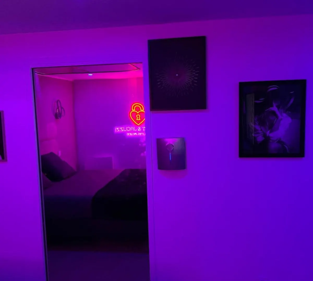 Secret & Jacuzzi Apartment Vienne  0*, Vienne (Isere) France